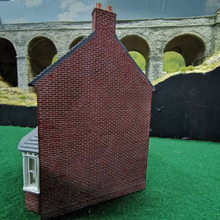 Load image into Gallery viewer, Horny Hobbies - 2007 - Red Bricked House - OO Gauge
