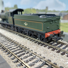 Load image into Gallery viewer, Bachmann  - 32-302 - Class 2251 - 0-6-0 - Steam Locomotive - BR Lined Green - Collett Goods - Late Crest - No.2277 - OO Gauge - DCC Ready
