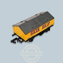 Load image into Gallery viewer, Grahan Farish - 2912 - Salt Wagon - Saxa - N Gauge
