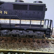 Load image into Gallery viewer, Atlas SD35 Diesel Locomotive No. 3096 - HO Gauge - Analogue
