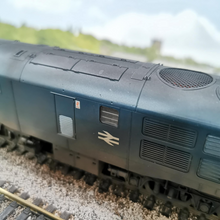 Load image into Gallery viewer, Hornby 00 Gauge Class 31 A1A-A1A Locomotive in BR Blue Livery - Analogue
