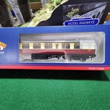 Load image into Gallery viewer, Bachmann - 63ft Thompson 2nd Coach - BR Crimson &amp; Cream - OO Gauge - 34-379
