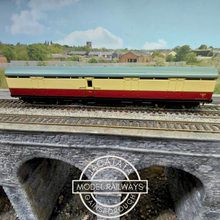 Load image into Gallery viewer, Bachmann - 34-651B - Thompson - BG Coach - Full Brake - BR Crimson &amp; Cream - E162E - OO Gauge
