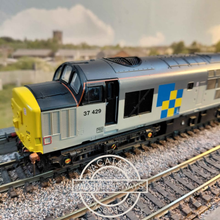 Load image into Gallery viewer, ViTrains Models - Class 37 - Locomotive - Eisteddfod Genedlaethol - Railfreight Construction Livery - No. 37429 - OO Gauge - DCC Ready
