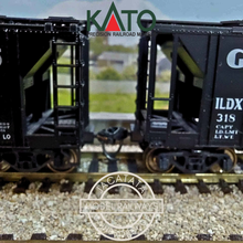 Load image into Gallery viewer, Kato - 38-0202 - Built and Completed - Rake of 3 - AC &amp; F - 70 Ton Covered Hoppers - G-E Lamps - No's. 317 &amp; 318 - HO Gauge
