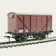Load image into Gallery viewer, Bachmann Branchline - 38-171A - 12T Plywood Ventilated Van - BR Bauxite (Late) Livery - B765351 - OO Gauge
