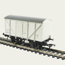 Load image into Gallery viewer, Bachmann Branchline - 38-191A - 10T Insulated Van - B872112 - BR White Livery - OO Gauge
