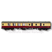 Load image into Gallery viewer, Bachmann - 39-077A - Mk1 BSK - Brake - Standard Corridor Coach - BR Crimson &amp; Cream - E34226 - OO Gauge
