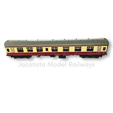 Load image into Gallery viewer, Bachmann - 39-127B - Mk1 - CK - Composite Corridor Coach - BR Crimson &amp; Cream - E15055 - OO Gauge
