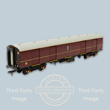 Load image into Gallery viewer, Bachmann - 39-200K - BR Mk1 - NQA - Super BG - Full Brake - EWS - Lined Maroon and Gold - 94538 - OO Gauge
