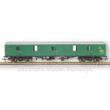 Load image into Gallery viewer, Bachmann - 39-273 - BR Mk1 - GUV - General Utility Van - Coach - S86724 - SR Green Livery - OO Gauge
