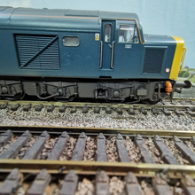 Load image into Gallery viewer, Bachmann DCC Ready Class 40 Diesel Locomotive No.40145
