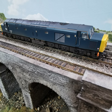 Load image into Gallery viewer, Bachmann DCC Ready Class 40 Diesel Locomotive No.40145
