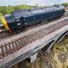 Load image into Gallery viewer, Bachmann DCC Ready Class 40 Diesel Locomotive No.40145
