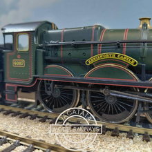 Load image into Gallery viewer, Hornby - R2232 - Castle Class - 4-6-0 - Kenilworth Castle - No.4097 - Great Western Railway Livery - OO Gauge - DCC Ready
