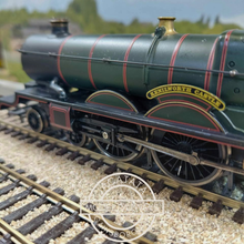 Load image into Gallery viewer, Hornby - R2232 - Castle Class - 4-6-0 - Kenilworth Castle - No.4097 - Great Western Railway Livery - OO Gauge - DCC Ready
