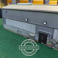 Load image into Gallery viewer, Bachmann - Scenecraft - 44-126 - Single Road Servicing Shed - OO Gauge
