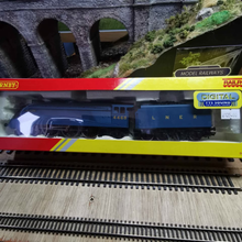 Load image into Gallery viewer, Hornby Railroad Class LNER A4 Locomotive - Mallard - No. 4468 - OO Gauge - TTS Sound

