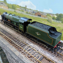 Load image into Gallery viewer, Bachmann - Class 7P - 4-6-0 - Queens Westminster Rifleman - Locomotive - BR Lined Green - No.46162 - OO Gauge - Analogue

