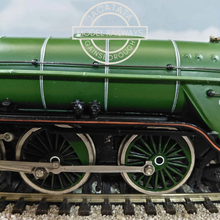 Load image into Gallery viewer, Bachmann - 31-555 - Class V2 - 2-6-2 - Gresley - Steam Locomotive - LNER Lined Apple Green Livery - No.4801 - OO Gauge - Analogue
