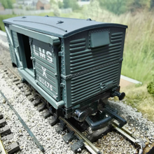 Load image into Gallery viewer, Mainline - LMS Ventilated Van - No. 511476 - OO Gauge
