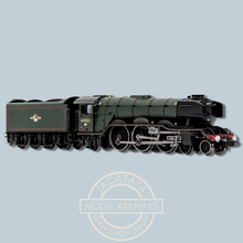 Load image into Gallery viewer, Dapol - 2S-011-008 - Class A3 - 4-6-2 - Flying Scotsman - BR Green Livery with Late Crest - As Preserved - Steam Locomotive -  - 60103 - N Gauge - DCC Ready
