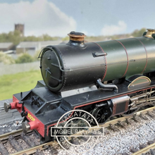 Load image into Gallery viewer, Hornby - Class 6000 - 4-6-0 - Steam Locomotive - Great Western Green Livery - King Stephen - 6029 - OO Gauge - Analogue
