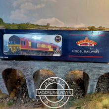 Load image into Gallery viewer, Bachmann - 32-725 - Class 66 - diesel Locomotive - EWS Livery - 66135 - OO Gauge - DCC Fitted

