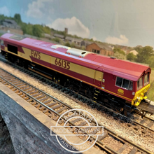Load image into Gallery viewer, Bachmann - 32-725 - Class 66 - diesel Locomotive - EWS Livery - 66135 - OO Gauge - DCC Fitted
