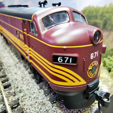 Load image into Gallery viewer, Proto 1000 Series - F3A Locomotive &amp; F3B Powered Locomotive - Both No. 671 in Maine Central Livery - HO Gauge - Analogue

