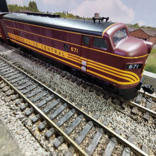 Load image into Gallery viewer, Proto 1000 Series - F3A Locomotive &amp; F3B Powered Locomotive - Both No. 671 in Maine Central Livery - HO Gauge - Analogue
