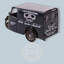 Load image into Gallery viewer, Oxford Diecast - 76TV009 - Trivan - S Smith Windscreens - VMX 467 - 1:76 Scale Model
