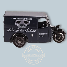 Load image into Gallery viewer, Oxford Diecast - 76TV009 - Trivan - S Smith Windscreens - VMX 467 - 1:76 Scale Model
