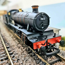 Load image into Gallery viewer, OO Gauge Bachmann BR Black 4-6-0 Locomotive &#39;Erlestoke Manor&#39; - No. 7812 - Analogue

