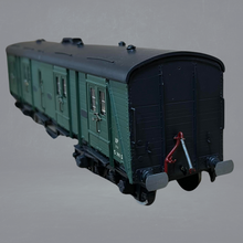 Load image into Gallery viewer, 7C021 - SR/BR 50&#39; Bogie Guards Van (Van B) - 0 Gauge - 7mm Scale - SLATER&#39;S Built Kit
