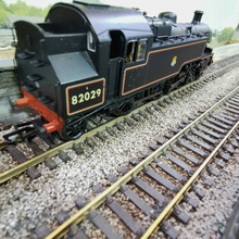Load image into Gallery viewer, OO Gauge Bachmann Ivatt 2mt 2-6-2 Locomotive with early emblem - 82029 - Analogue
