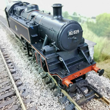 Load image into Gallery viewer, OO Gauge Bachmann Ivatt 2mt 2-6-2 Locomotive with early emblem - 82029 - Analogue
