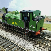 Load image into Gallery viewer, Hornby - Class J83 - Tank Locomotive - LNER Livery - No. 8474 - OO Gauge - Analogue
