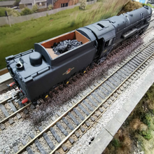 Load image into Gallery viewer, Hornby Late BR Class 9F - Crosti Boiler - Locomotive - No. 92023 - OO Gauge - DCC Ready
