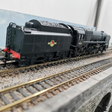 Load image into Gallery viewer, Hornby 00 Gauge R2880 BR9F Locomotive No.92221 DCC Ready
