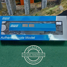 Load image into Gallery viewer, Dapol - B800 - Track Cleaner - UK Couplings - OO Gauge - Unused
