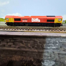Load image into Gallery viewer, Dapol N Gauge Class 66 GBRf &#39;The Flying Dustman&#39; Locomotive in Biffa Livery
