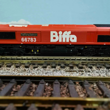 Load image into Gallery viewer, Dapol N Gauge Class 66 GBRf &#39;The Flying Dustman&#39; Locomotive in Biffa Livery
