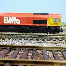 Load image into Gallery viewer, Dapol N Gauge Class 66 GBRf &#39;The Flying Dustman&#39; Locomotive in Biffa Livery
