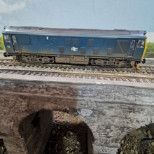 Load image into Gallery viewer, Bachmann &#39;00&#39; Gauge Class 25/1 Bo-Bo Diesel in BR Blue (Analogue).
