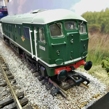 Load image into Gallery viewer, &#39;00&#39; Gauge Bachmann Class 24 in BR Green. (Analogue)
