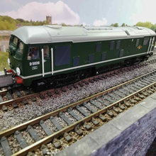 Load image into Gallery viewer, &#39;00&#39; Gauge Bachmann Class 24 in BR Green. (Analogue)
