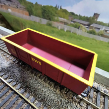 Load image into Gallery viewer, Set of 3 - Hornby YGB Wagons - EWB Livery - 00 Gauge
