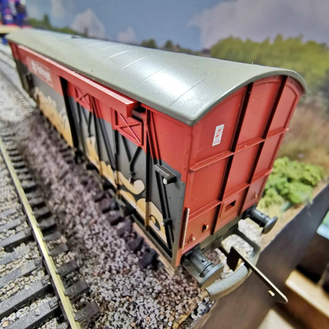 Hornby - BR Railfreight Ferry Van - Graffiti - Weathered - OO Gauge