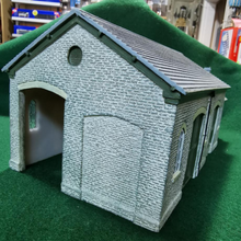 Load image into Gallery viewer, Hornby Skaledale Goods Shed 00 Gauge
